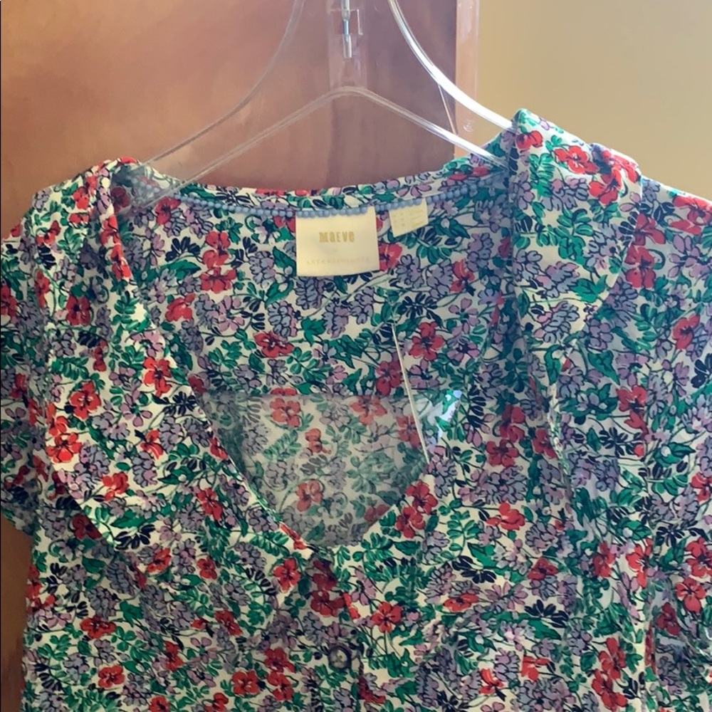 BNWT Maeve floral top. Perfect for spring!!